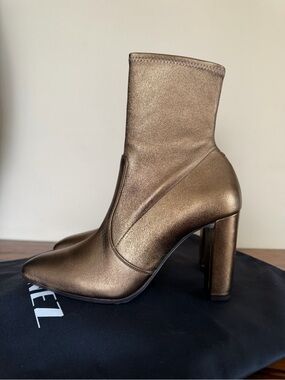 Inez Paz 90 Boots in Bronze Leather size 6
